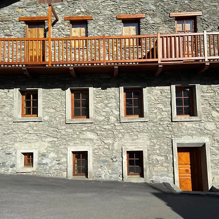 Les Cheminées * La Thuile