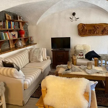 Les Cheminees ラ・トゥイール