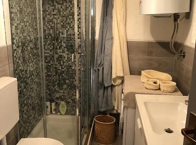 Les Cheminees アパート ラ・トゥイール