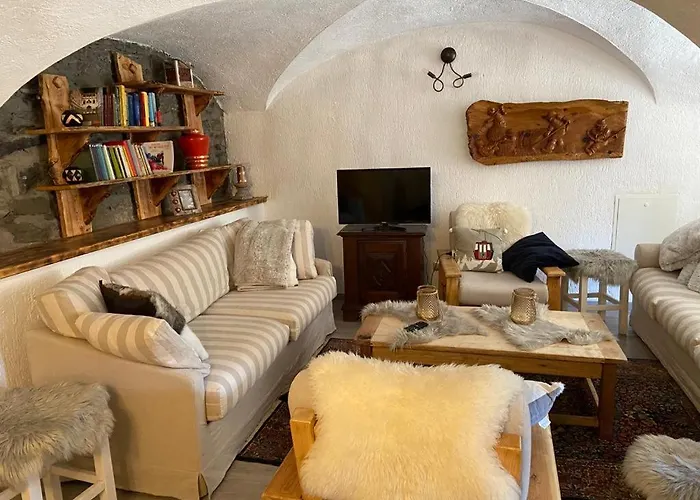 Les Cheminees ラ・トゥイール